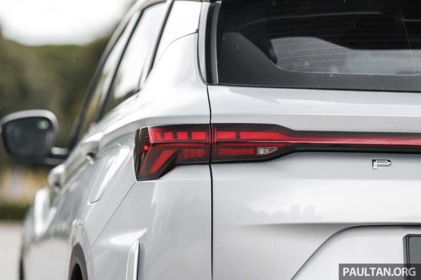 2025 Proton X50 facelift – full gallery of Flagship variant with big spoiler, two-tone interior, sunroof 1970456