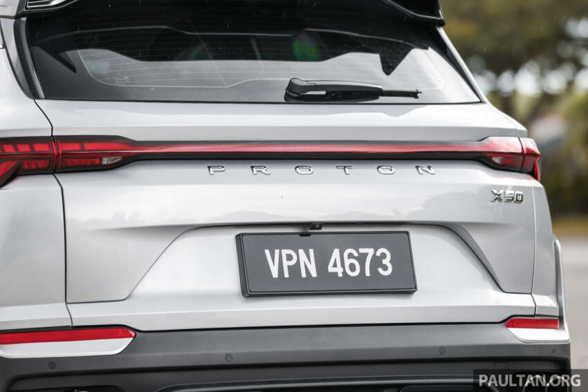 2025 Proton X50 facelift – full gallery of Flagship variant with big spoiler, two-tone interior, sunroof 1970459