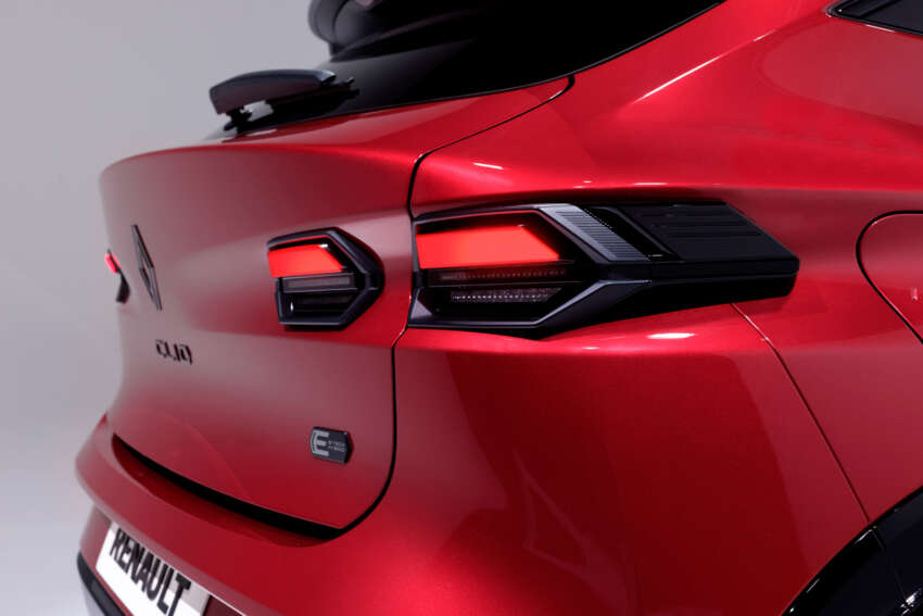 2026 Renault Clio debuts – sixth-gen is larger, gets more expressive styling; hybrid, petrol, LPG engines 1968742