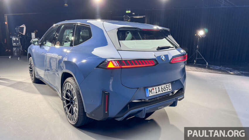 2026 BMW iX3 NA5 debuts: production Neue Klasse gets concept car looks, 805 km range, 372 km in 10min 1964856
