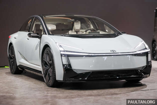 Toyota Corolla Concept – next-generation global sedan previewed with big glass, no central screen, EV option