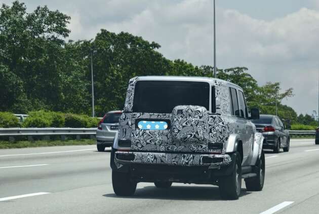 iCaur V23 spotted testing on Malaysian roads – boxy EV SUV with Land Cruiser BJ looks launching soon?