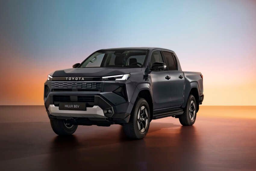 2026 Toyota Hilux Travo – heavy facelift, 2.8L diesel standard, EV with 240 km WLTP range, RM99k-RM192k 1996572