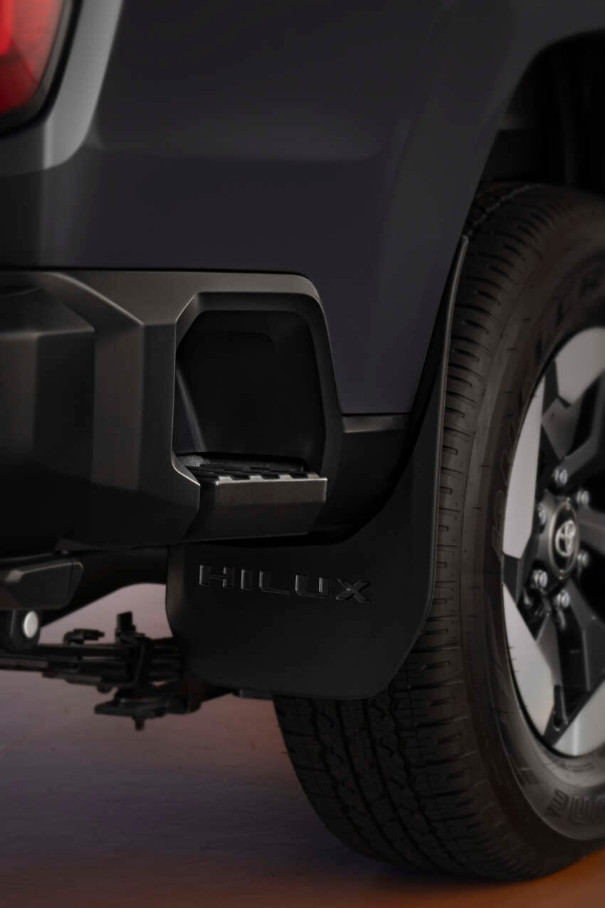 2026 Toyota Hilux Travo – heavy facelift, 2.8L diesel standard, EV with 240 km WLTP range, RM99k-RM192k 1996592