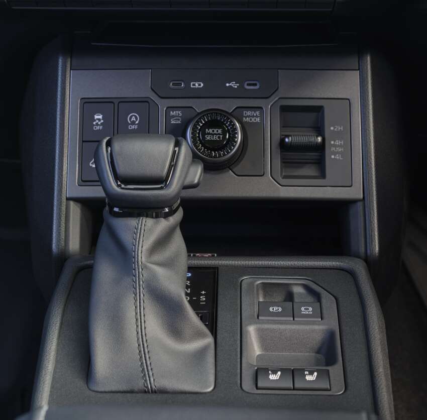 2026 Toyota Hilux Travo – heavy facelift, 2.8L diesel standard, EV with 240 km WLTP range, RM99k-RM192k 1996654