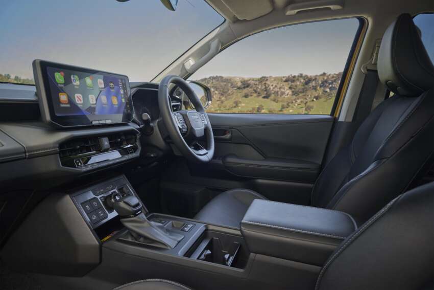 2026 Toyota Hilux Travo – heavy facelift, 2.8L diesel standard, EV with 240 km WLTP range, RM99k-RM192k 1996652