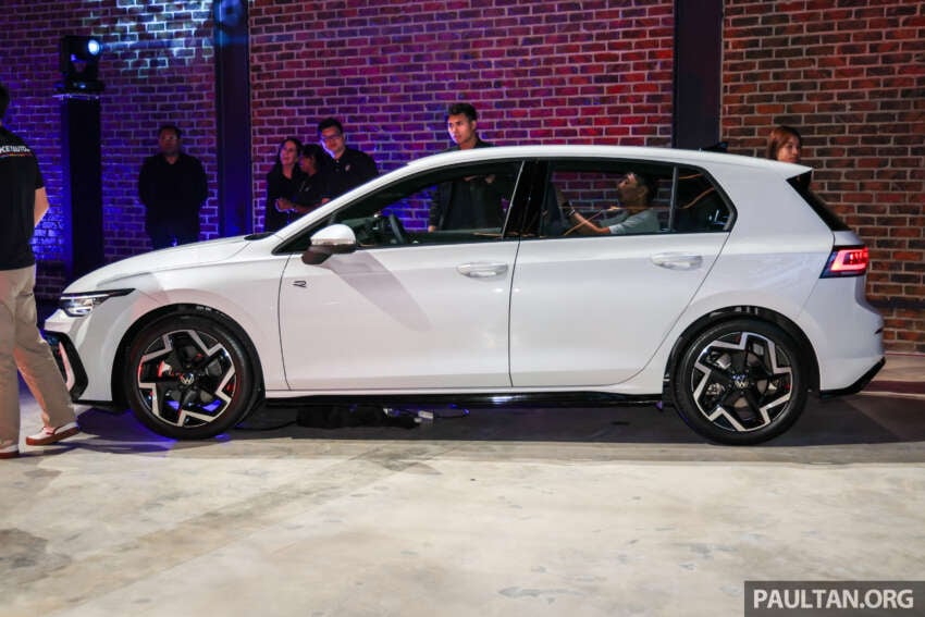 Volkswagen Golf Mk8.5 in Malaysia – R-Line with 150 PS 1.5L MHEV, dry DSG; GTI 265 PS RM250k with VAP 1993910
