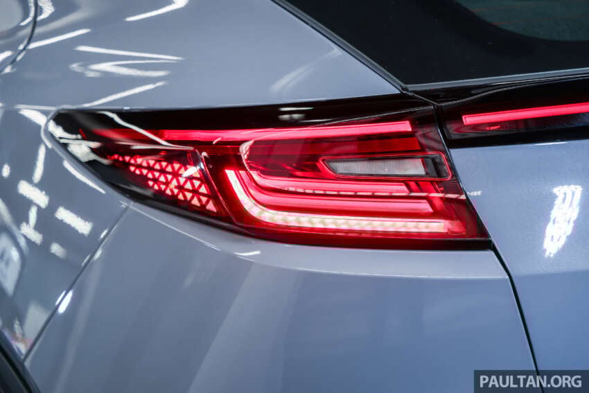 Perodua QV-E dirasmi — EV Malaysia, input Magna Steyr, 0-100 km/j  7.5 saat, jarak 445 km NEDC, RM80k 2006371