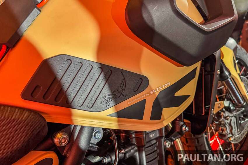 Brixton Crossfire Storr 500 dilancarkan untuk pasaran Malaysia – dua silinder 486 cc, RM30k termasuk beg 2035493