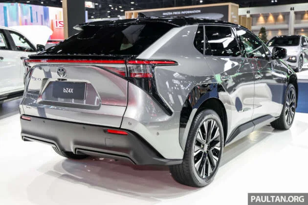 Toyota bZ4X facelift 2026 ditunjuk di Bangkok — dua varian, hingga 525 km WLTP; dari RM185k di Thailand