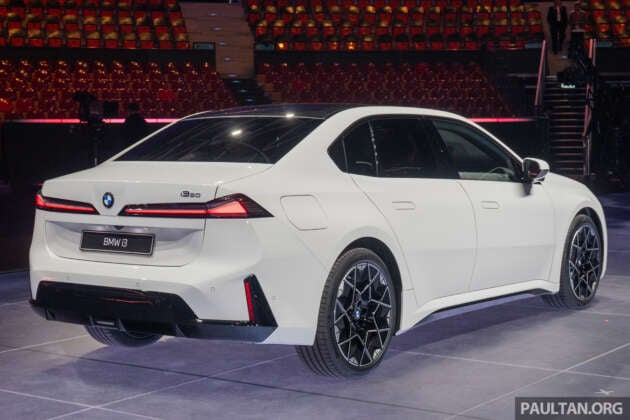 2026 BMW i3 revealed – NA0 EV 3 Series with up to 469 PS, 900 km WLTP range, 400 kW DC fast charging