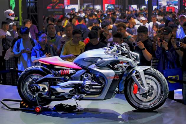 Voge shows CU-X plug-in hybrid power cruiser at CIMA