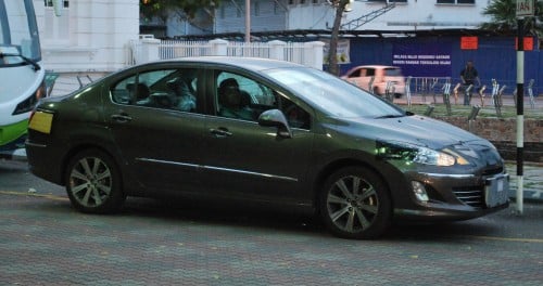 408-melaka-0003 Peugeot 408 spotted in Malacca with minimal disguise