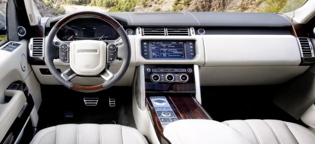 594260_LR_Range_Rover_Location_Interior_02 Fourth-generation Range Rover globally launched!