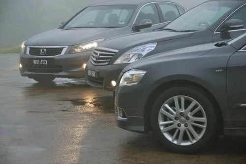 The Japanese D-segment trinity shootout: Honda Accord vs Nissan Teana vs Toyota Camry