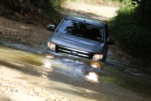 IMG_4977 TESTED: Ford Ranger XLT 2.2 Manual driven in all jungles – the concrete one and the green-muddy one