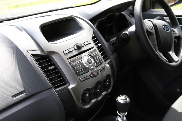 IMG_5015 TESTED: Ford Ranger XLT 2.2 Manual driven in all jungles – the concrete one and the green-muddy one