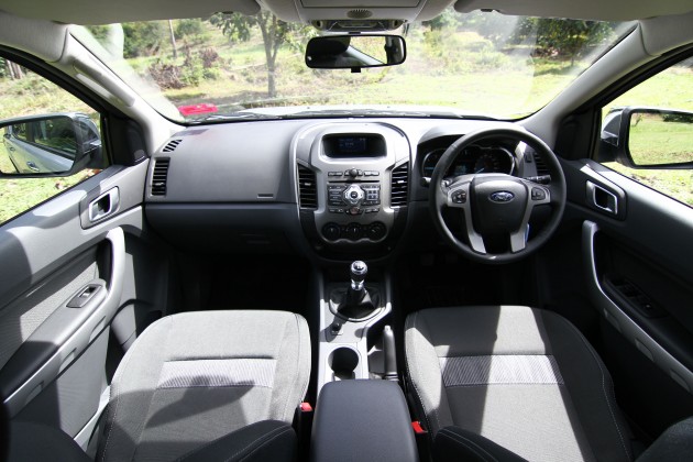 IMG_5087 TESTED: Ford Ranger XLT 2.2 Manual driven in all jungles – the concrete one and the green-muddy one