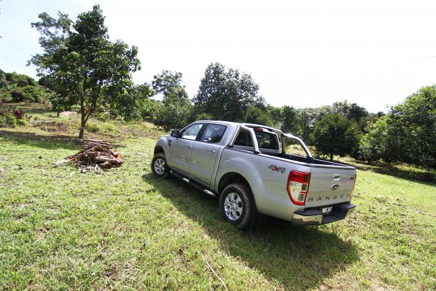 IMG_5123 TESTED: Ford Ranger XLT 2.2 Manual driven in all jungles – the concrete one and the green-muddy one
