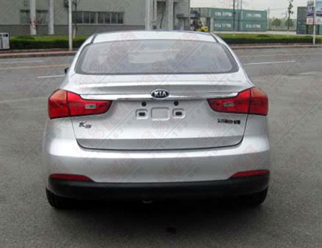 K3-China-02 Kia K3 – China gets K9-style grille and unique rear end, we get first glimpse at the dashboard