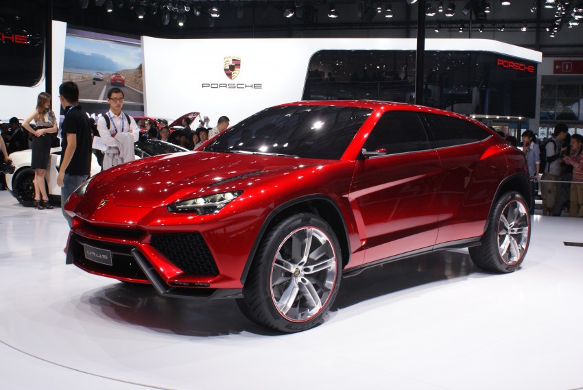 Lambo Urus concept SUV makes world debut in Beijing 103235