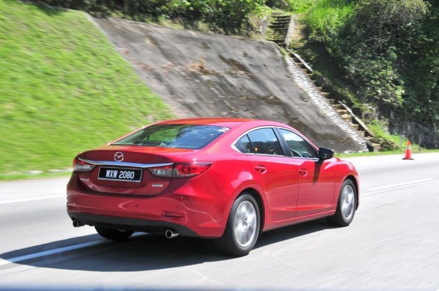 Mazda6_rearmoving