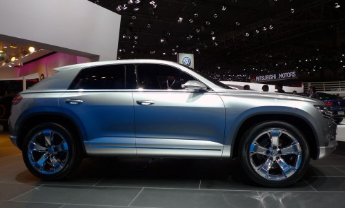 Tokyo 2011: VW Cross Coupe Concept is small but stout
