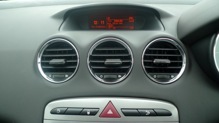 DRIVEN: Peugeot 408 Turbo and 408 2.0 113273