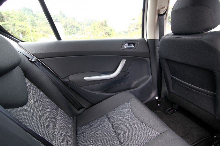 DRIVEN: Peugeot 408 Turbo and 408 2.0 113203