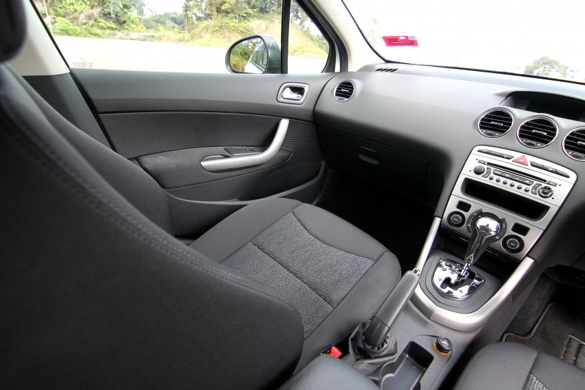 DRIVEN: Peugeot 408 Turbo and 408 2.0 113204