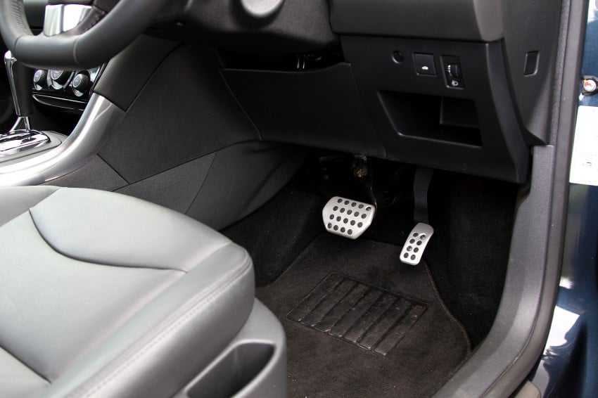 DRIVEN: Peugeot 408 Turbo and 408 2.0 113214