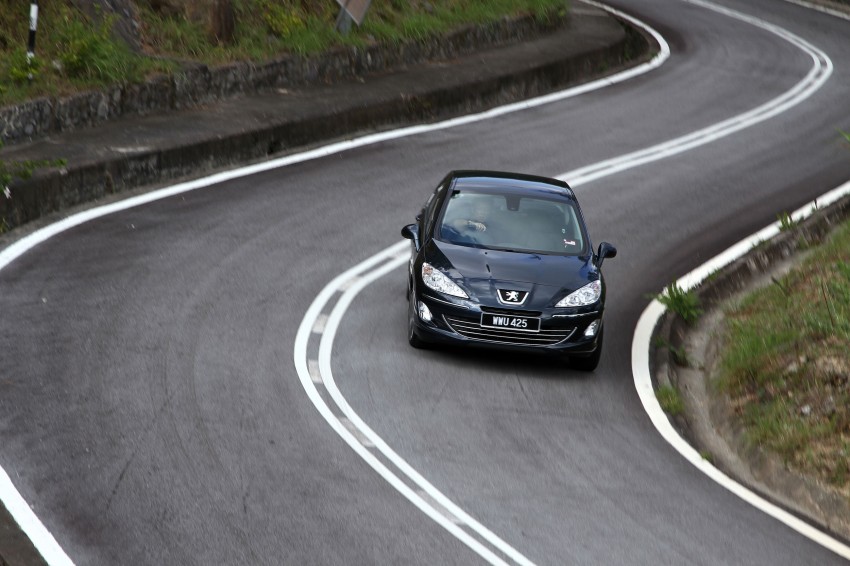 DRIVEN: Peugeot 408 Turbo and 408 2.0 113245