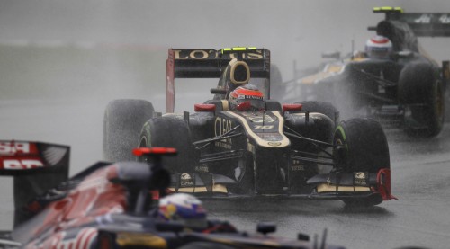 Race-Day-1 Lotus F1 Team: Kimi secures 5th, Romain gets another DNF