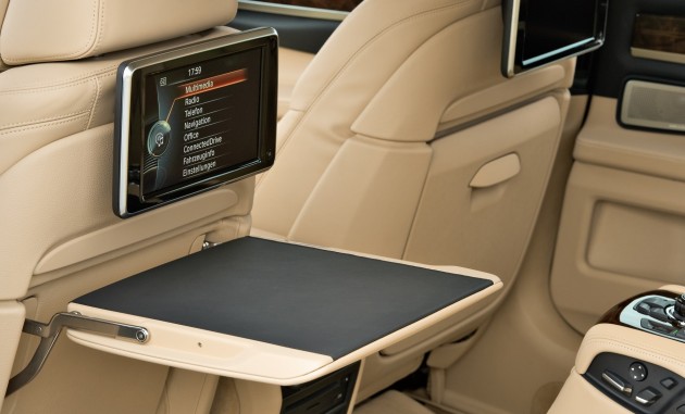 bmw-7-series-facelift-5 2012 BMW 7-Series LCI gets updated inside and out