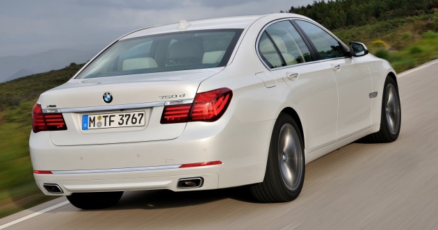 BMW 750d XDRIVE 2012 BMW 7-Series LCI gets updated inside and out