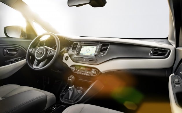 carens 2 Kia Carens – third-generation unveiled in Paris