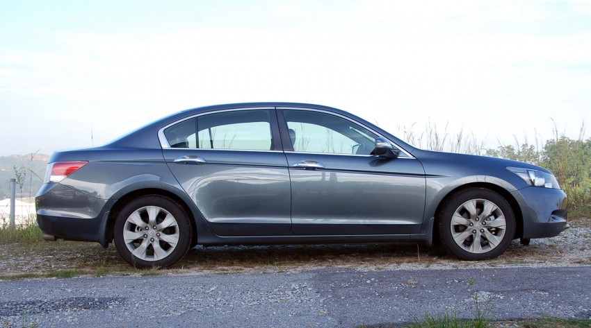 The Japanese D-segment trinity shootout: Honda Accord vs Nissan Teana vs Toyota Camry 153926