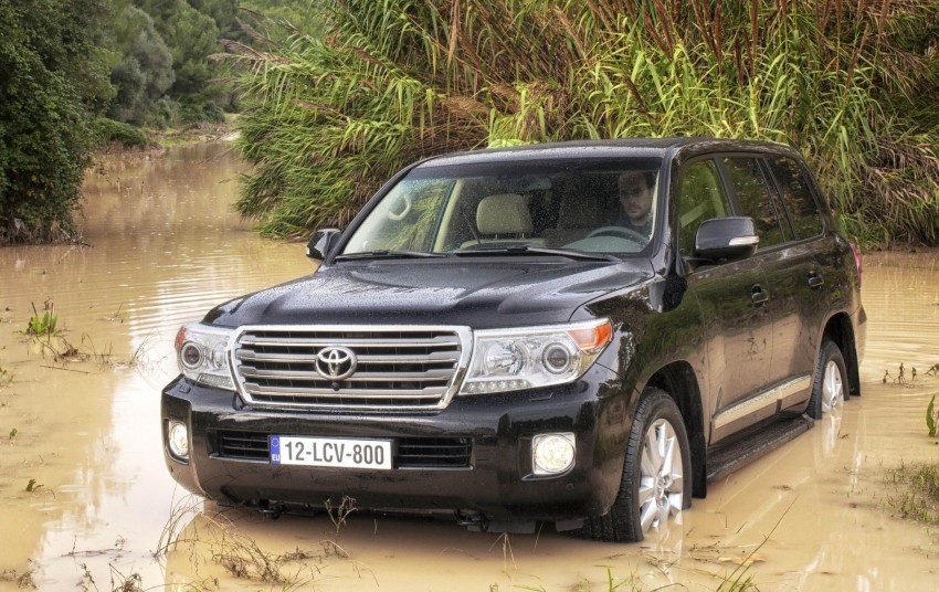 2012 Toyota Land Cruiser unveiled at Brussels Motor Show 84104