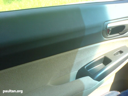 civic_armrest.jpg