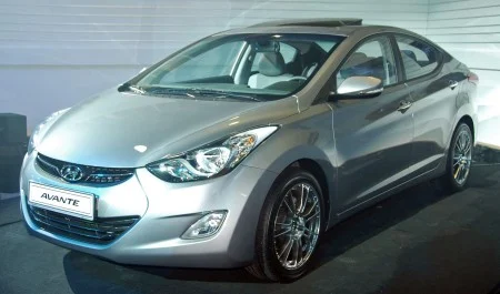 hyundai avante md Hyundai Santa Fe and new Avante unwrapped at KLIMS
