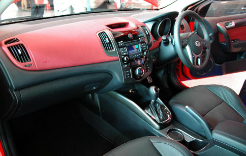 forte k 2 Naza Kia launches the Forte Koup and Forte 6-Speed sedan