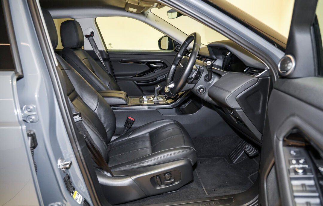 2020 RANGE ROVER EVOQUE P200 SE AT — photo 10